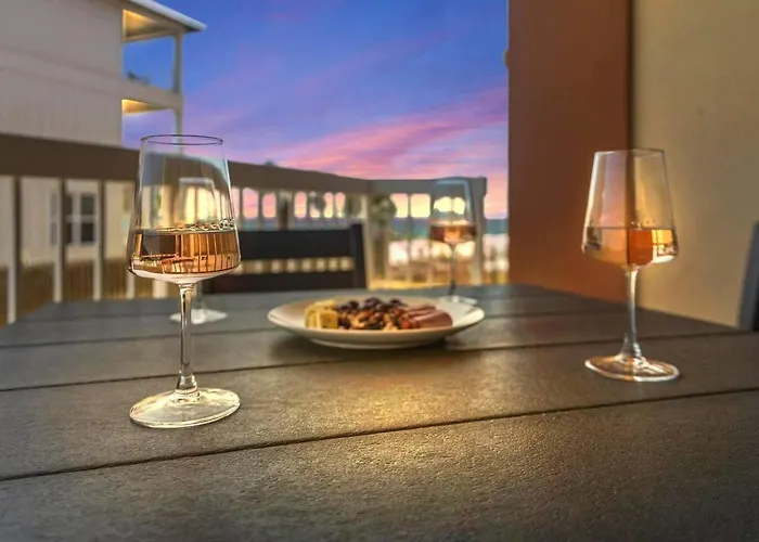 On The With Ocean Views Heated Pools & Hot Tub King Bed & Gear Cable Tv *