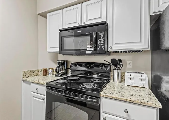 Apartment On The With Ocean Views Heated Pools & Hot Tub King Bed & Gear Cable Tv