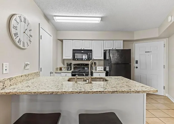 On The With Ocean Views Heated Pools & Hot Tub King Bed & Gear Cable Tv Apartment *