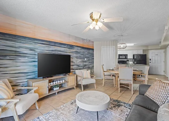 On The With Ocean Views Heated Pools & Hot Tub King Bed & Gear Cable Tv
