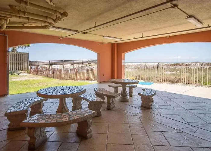 On The With Ocean Views Heated Pools & Hot Tub King Bed & Gear Cable Tv Apartment